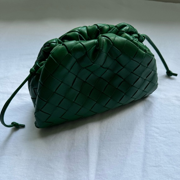 Authentic Bottega Veneta Small Pouch in green - Picture 4 of 12